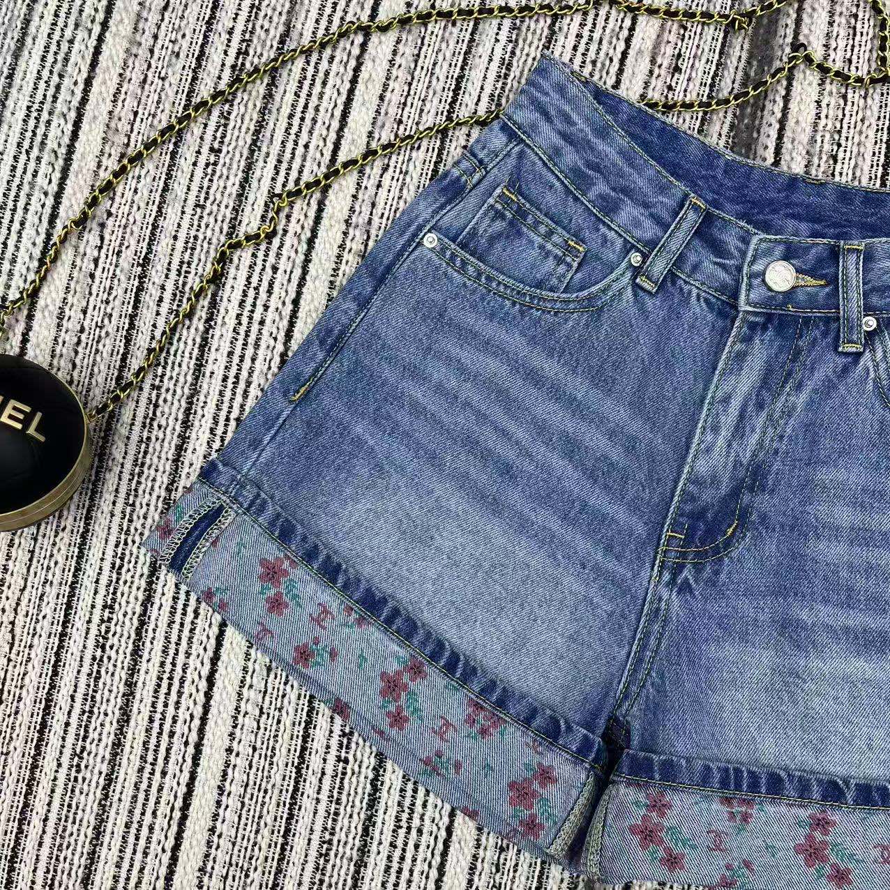 Chanel 2026 Short With Floral Embroidered Pattern Blue Cotton 358656