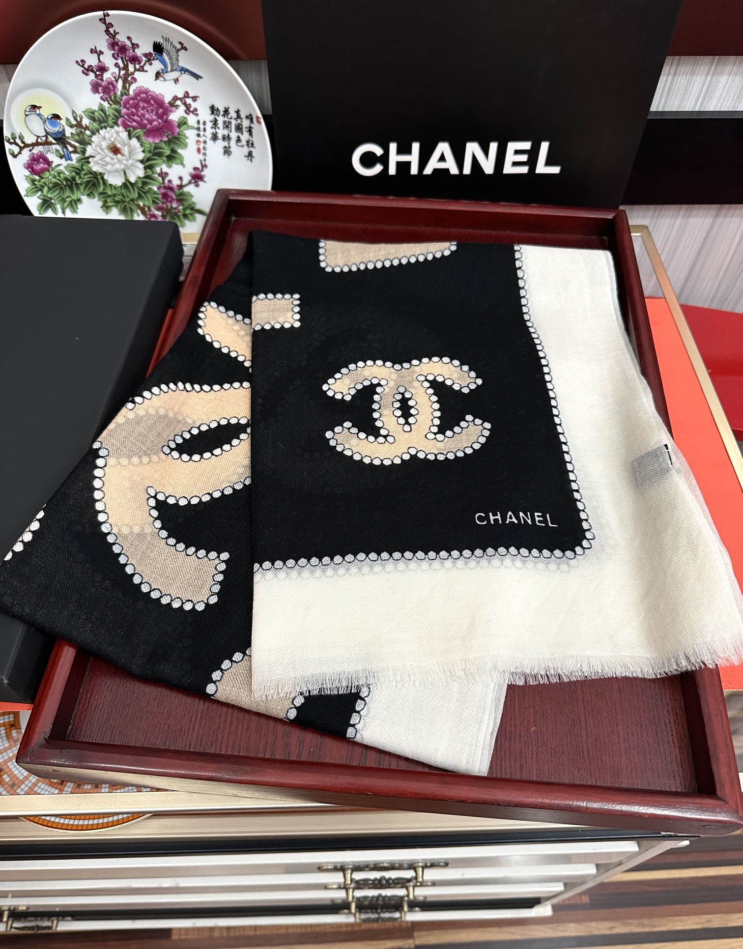 CC 25 Newest Design Scarf 200 CM In White Black Beige Cashmere 292964