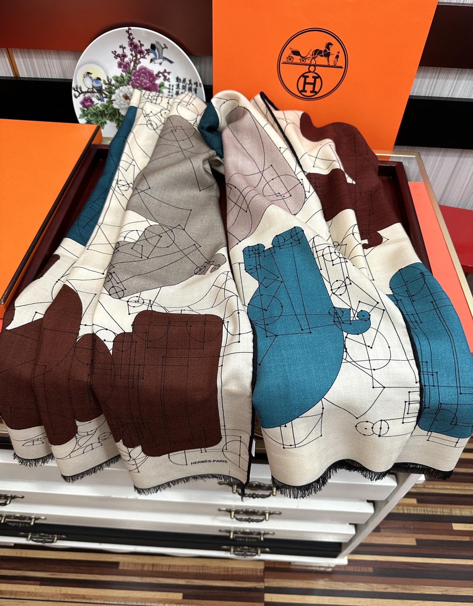 HM 25s Scarf 185 Blue Brown Creams Cashmere 976447