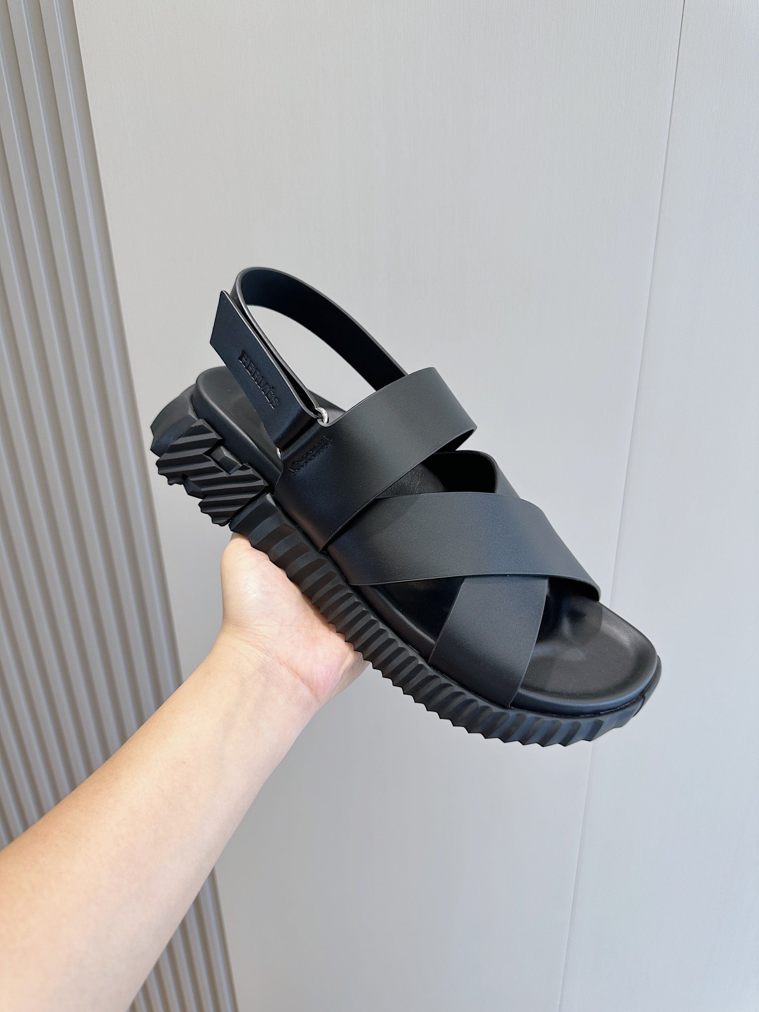 HM Men's Electric Sandals Black Calfskin 547685