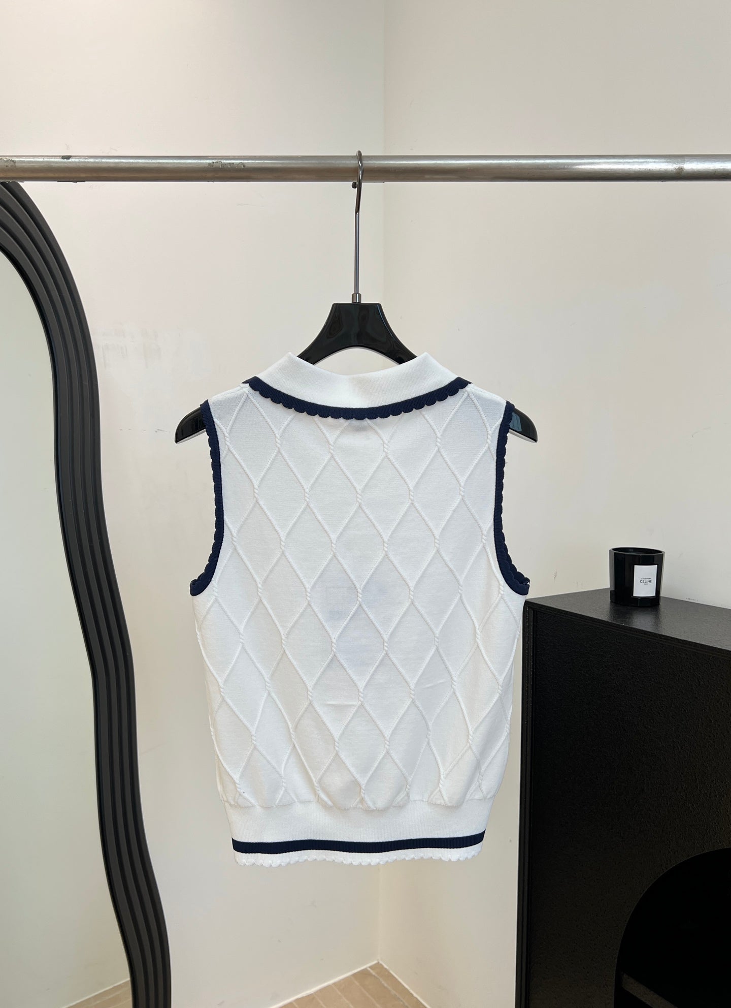 Chanel 2026 Knit Vest White Wool 637500