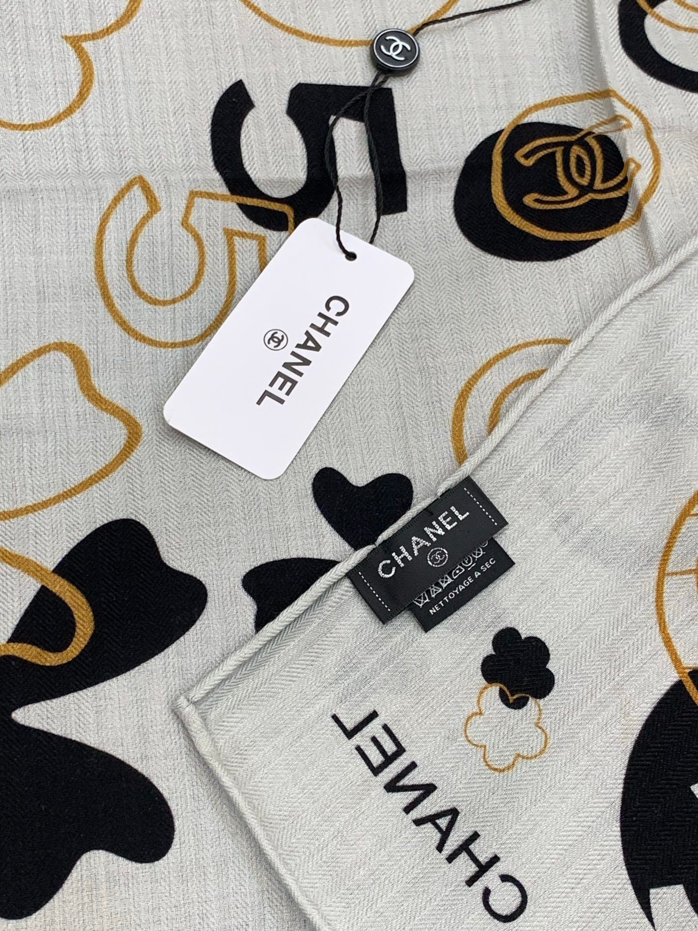 CC 25 Scarf 140cm White Black Cashmere 293181