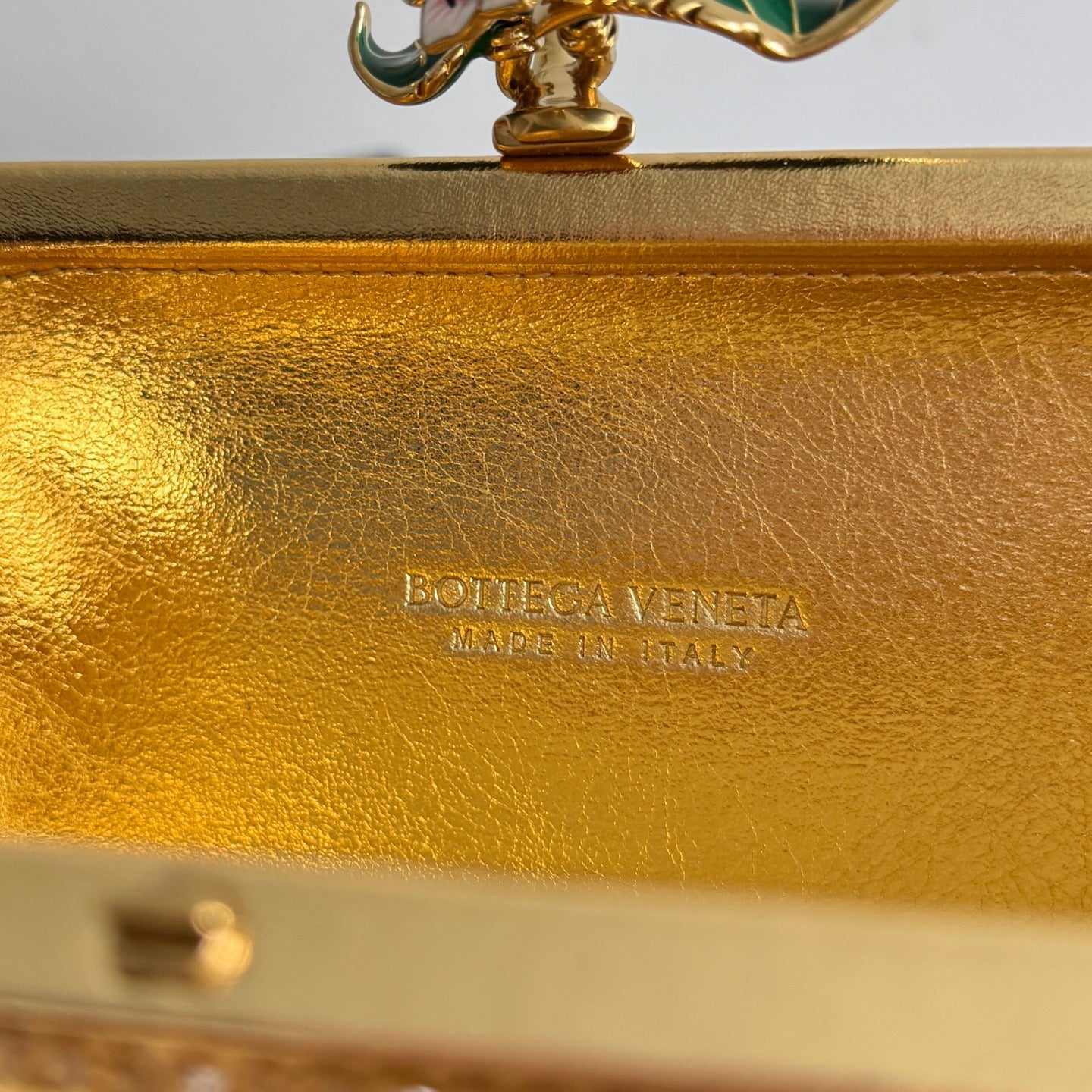 Bottega Veneta 2026 Knot Embellished Clutch 19cm Gold Crystal Leather Minaudière