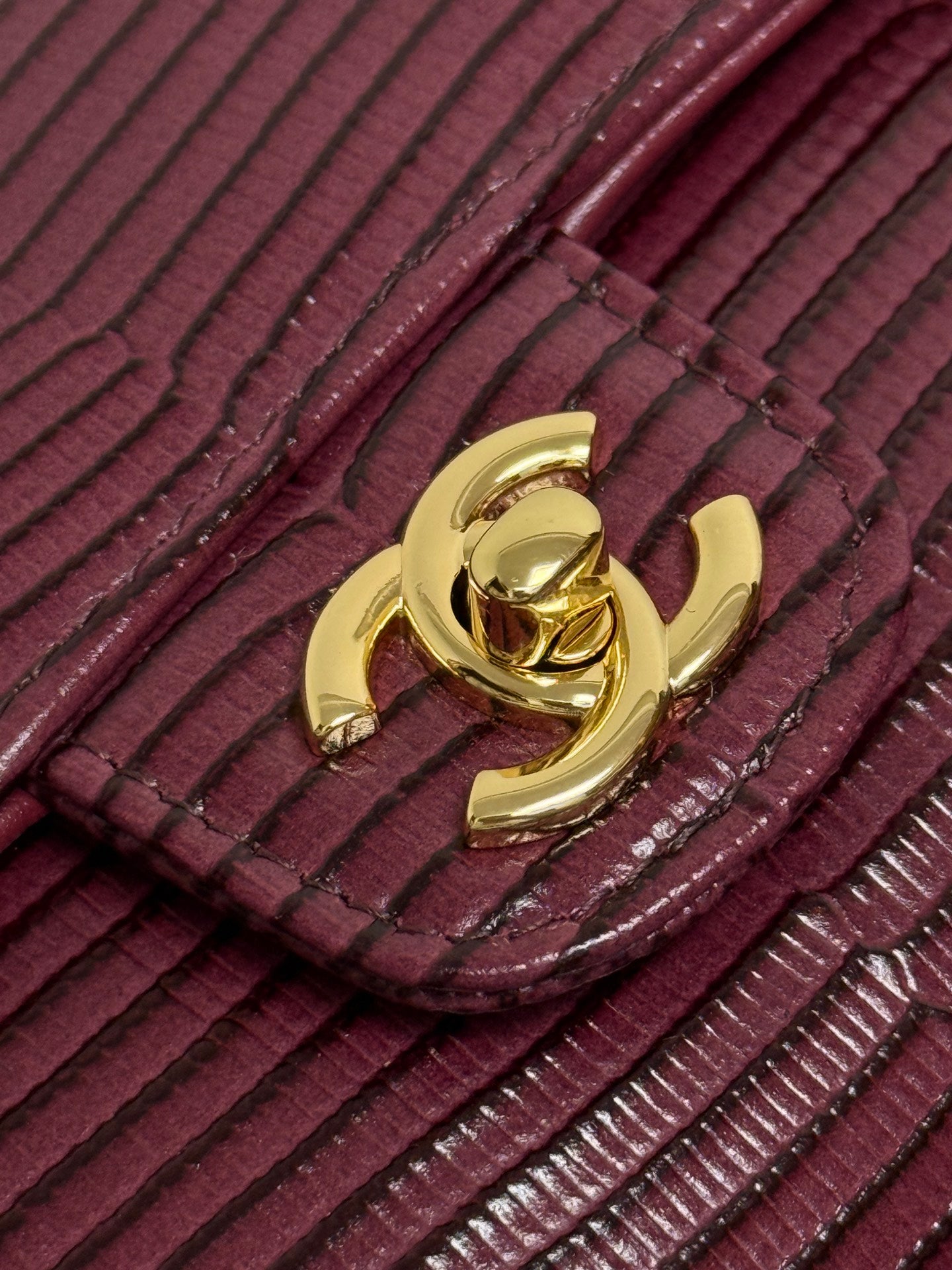 Chanel 2026 Clutch With Chain 25cm Burgundy Lizard-embossed Calfskin