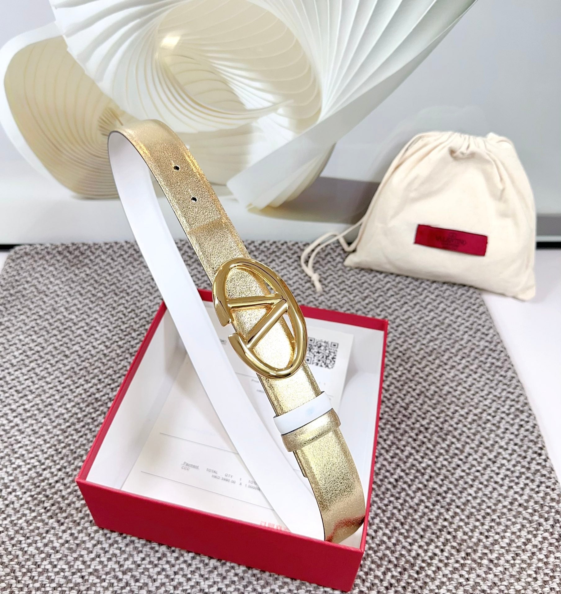 The Bold Edition Reversible Belt 30mm Gold Metalic White Calfskin Gold Buckle