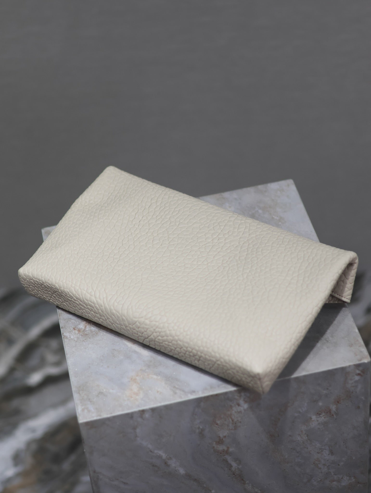 YSL WHITE LAMBSKIN CLUTCH  225388