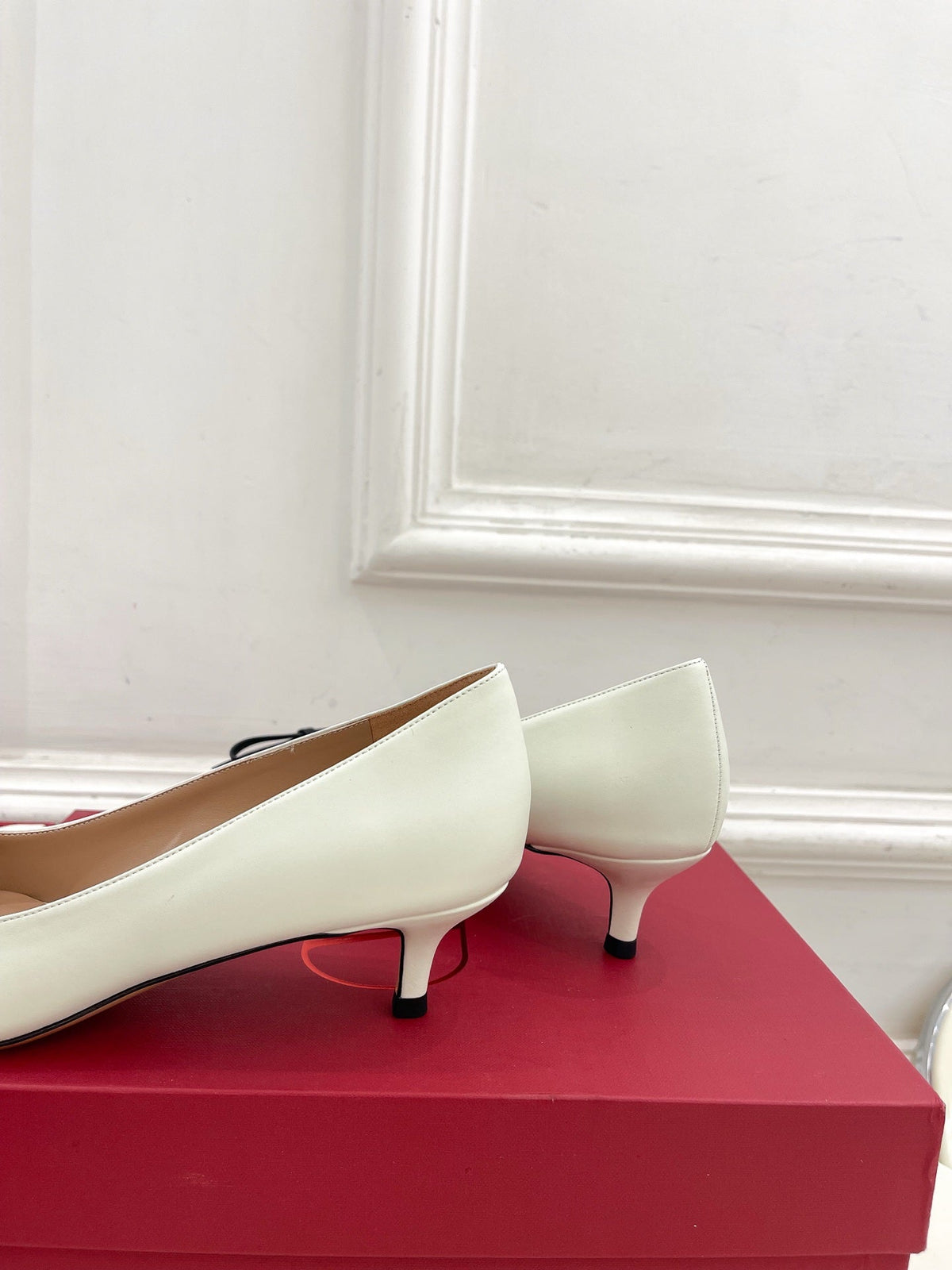 VT 25 Bepointy Pump 4.5cm White Lambskin 325526