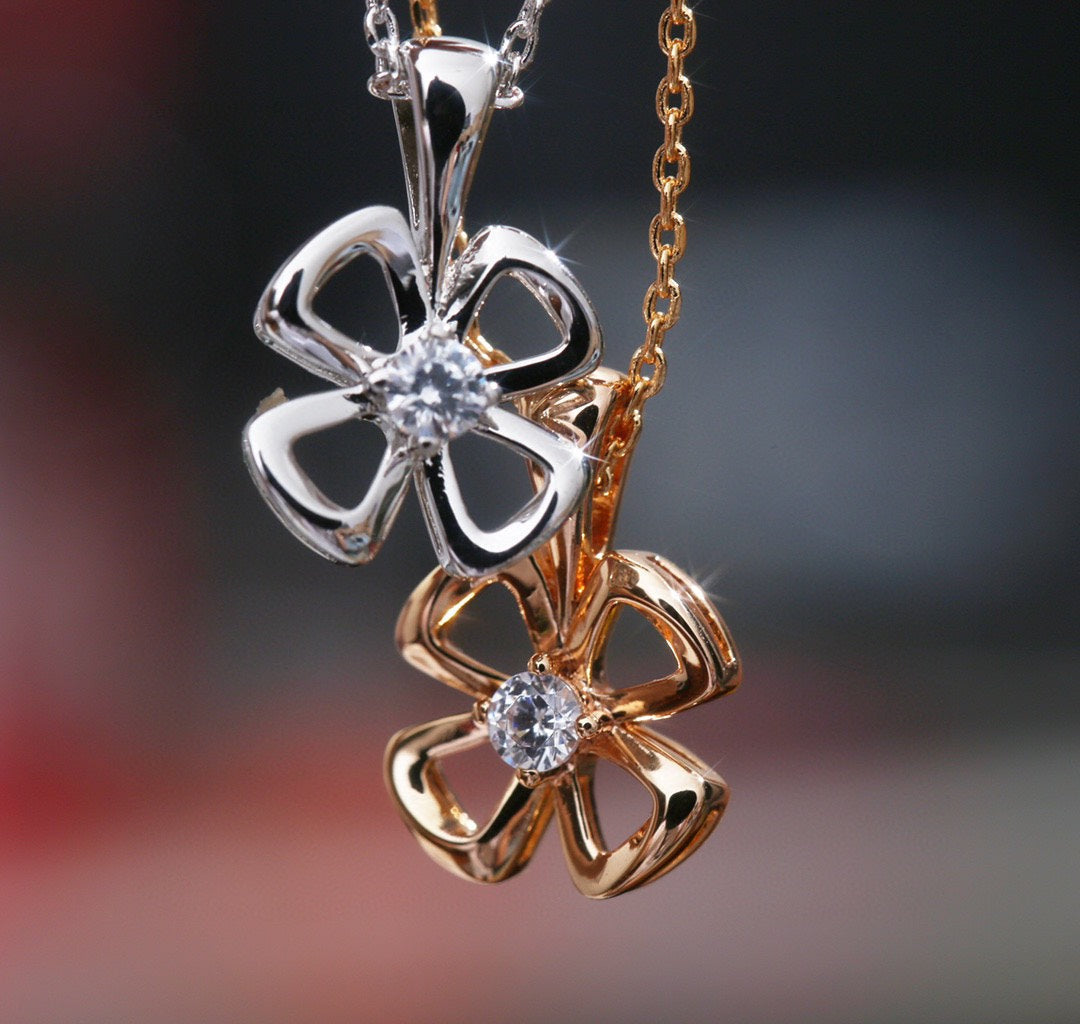 FIOREVER NECKLACE DIAMOND CENTER